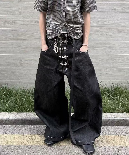 FreeZone（フリーゾーン）の「メタルバックルデザイン デニムワイドパンツ（デニムパンツ・メンズ・ダークブルー・L/M/S）」の13枚目の写真