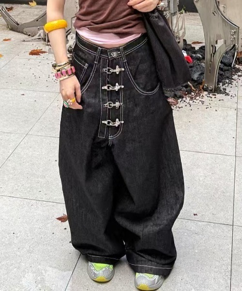 FreeZone（フリーゾーン）の「メタルバックルデザイン デニムワイドパンツ（デニムパンツ・メンズ・ダークブルー・L/M/S）」の4枚目の写真