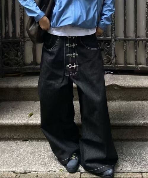 FreeZone（フリーゾーン）の「メタルバックルデザイン デニムワイドパンツ（デニムパンツ・メンズ・ダークブルー・L/M/S）」の18枚目の写真