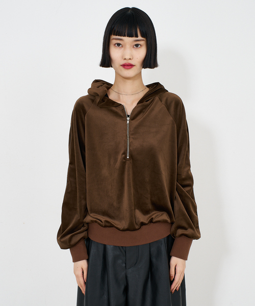 NOMINE（ノミネ）の「【セットアップ】ベロアハーフジップ フーディー パーカー（パーカー・レディース・ブラック/ブラウン/グレー・フリー）」の5枚目の写真