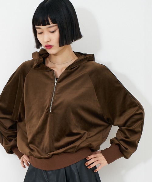NOMINE（ノミネ）の「【セットアップ】ベロアハーフジップ フーディー パーカー（パーカー・レディース・ブラック/ブラウン/グレー・フリー）」の3枚目の写真