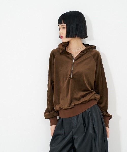 NOMINE（ノミネ）の「【セットアップ】ベロアハーフジップ フーディー パーカー（パーカー・レディース・ブラック/ブラウン/グレー・フリー）」の22枚目の写真