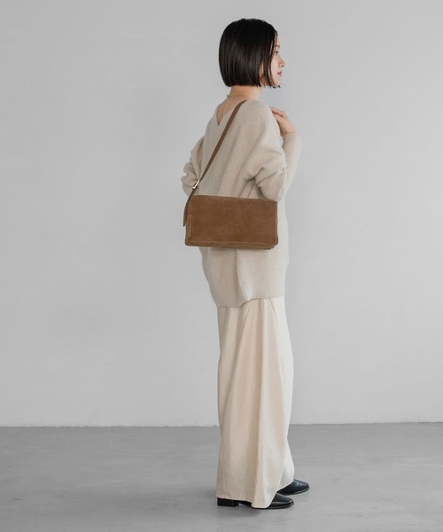 A part by（アパートバイ）の「リアルスウェードバッグ（ショルダーバッグ・レディース・ライトベージュ/ブラウン・FREE）」の3枚目の写真