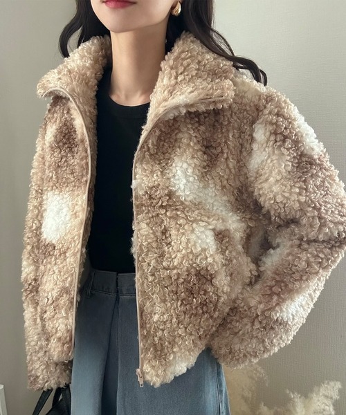 LAUIR(ラウアー)の「ショート丈ボアブルゾン(ブルゾン・レディース・グレー/モカ/ダークブラウン・X-LARGE/LARGE/MEDIUM)」の3枚目の写真