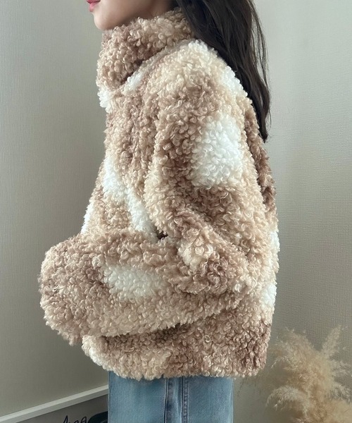 LAUIR(ラウアー)の「ショート丈ボアブルゾン(ブルゾン・レディース・グレー/モカ/ダークブラウン・X-LARGE/LARGE/MEDIUM)」の6枚目の写真
