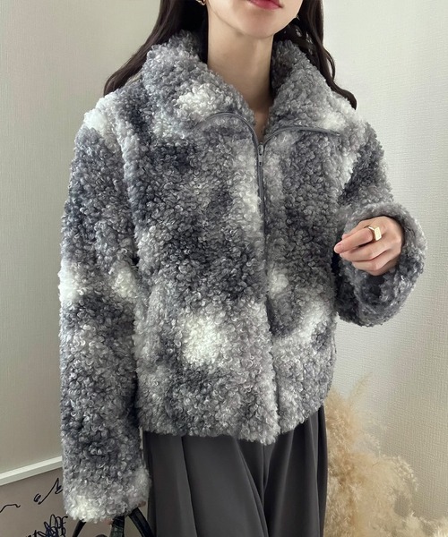 LAUIR(ラウアー)の「ショート丈ボアブルゾン(ブルゾン・レディース・グレー/モカ/ダークブラウン・X-LARGE/LARGE/MEDIUM)」の10枚目の写真