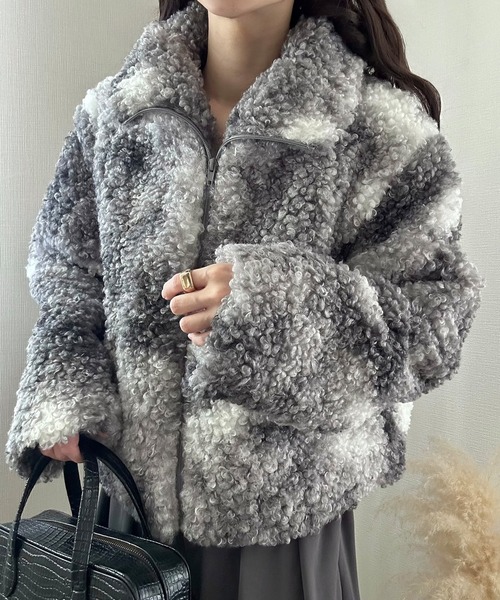 LAUIR(ラウアー)の「ショート丈ボアブルゾン(ブルゾン・レディース・グレー/モカ/ダークブラウン・X-LARGE/LARGE/MEDIUM)」の11枚目の写真