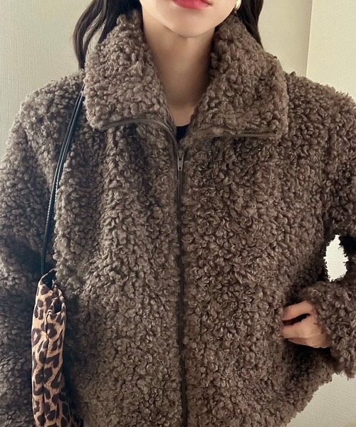 LAUIR(ラウアー)の「ショート丈ボアブルゾン(ブルゾン・レディース・グレー/モカ/ダークブラウン・X-LARGE/LARGE/MEDIUM)」の12枚目の写真