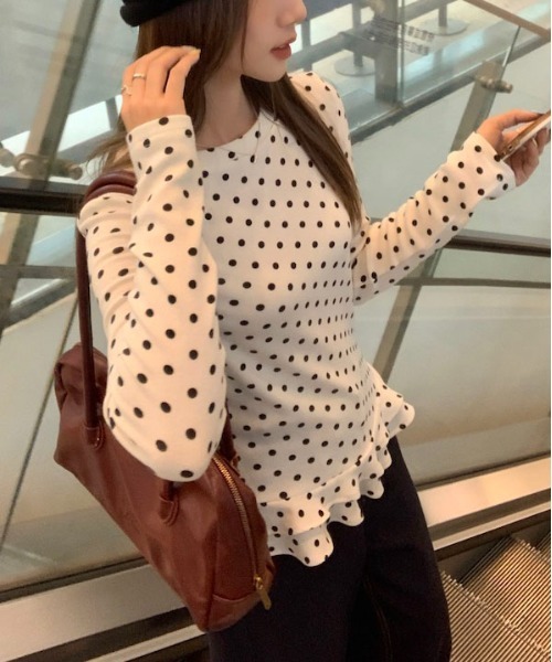 gossip！ロサンゼルス（ゴシップロサンゼルス）の「ドット柄にきゅん♪フリルカットソー（長袖  Y2K（Tシャツ/カットソー・レディース・ドット・FREE）」の2枚目の写真