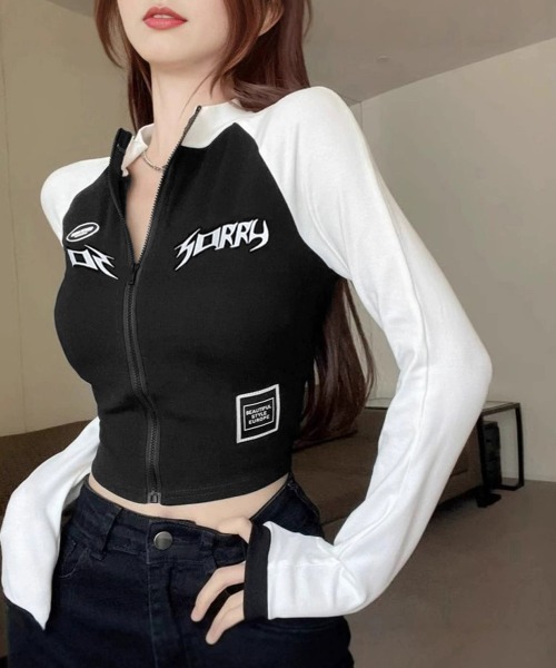 Miniministore(ミニミニストア)の「ロゴジップアップ クロップドトップス長袖(Tシャツ/カットソー・レディース・ブラック×グレー/ホワイト×ブラック・FREE)」の1枚目の写真