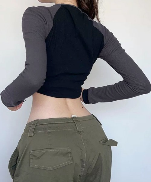Miniministore(ミニミニストア)の「ロゴジップアップ クロップドトップス長袖(Tシャツ/カットソー・レディース・ブラック×グレー/ホワイト×ブラック・FREE)」の8枚目の写真