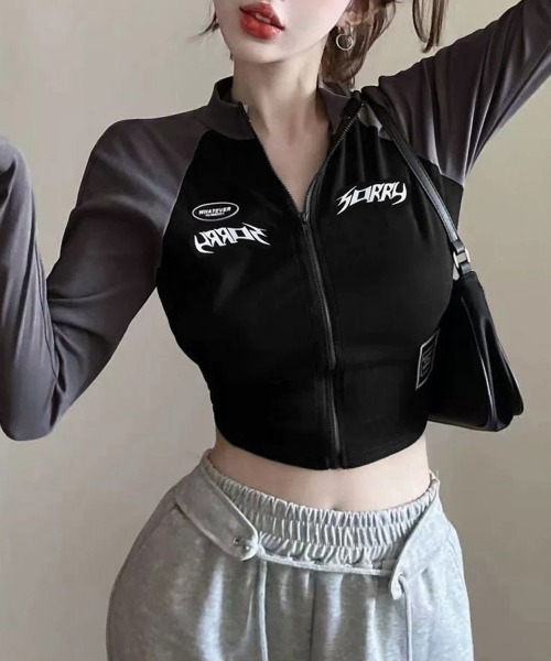 Miniministore(ミニミニストア)の「ロゴジップアップ クロップドトップス長袖(Tシャツ/カットソー・レディース・ブラック×グレー/ホワイト×ブラック・FREE)」の14枚目の写真