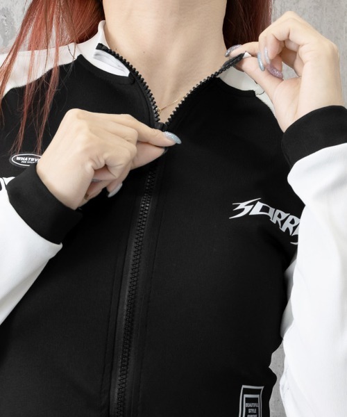 Miniministore(ミニミニストア)の「ロゴジップアップ クロップドトップス長袖(Tシャツ/カットソー・レディース・ブラック×グレー/ホワイト×ブラック・FREE)」の17枚目の写真