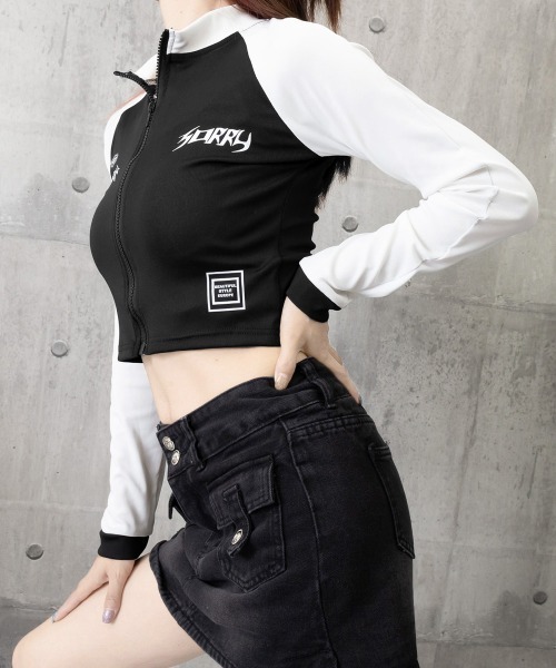 Miniministore(ミニミニストア)の「ロゴジップアップ クロップドトップス長袖(Tシャツ/カットソー・レディース・ブラック×グレー/ホワイト×ブラック・FREE)」の18枚目の写真