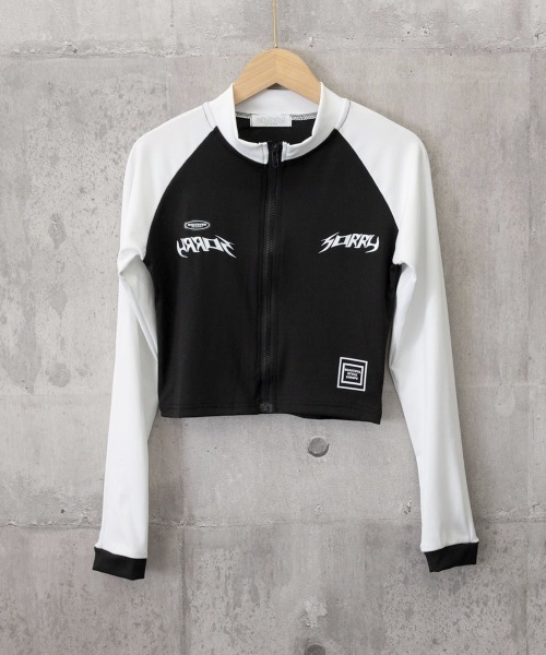 Miniministore(ミニミニストア)の「ロゴジップアップ クロップドトップス長袖(Tシャツ/カットソー・レディース・ブラック×グレー/ホワイト×ブラック・FREE)」の21枚目の写真