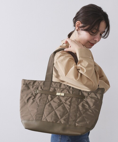 OPAQUE.CLIP(オペークドットクリップ)の「【A4サイズ対応】ダイヤキルティングスクエアビッグトートバッグ(トートバッグ・レディース・ブラウン系その他/ブラック・00)」の2枚目の写真