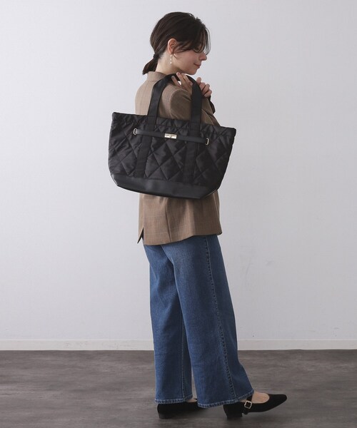 OPAQUE.CLIP(オペークドットクリップ)の「【A4サイズ対応】ダイヤキルティングスクエアビッグトートバッグ(トートバッグ・レディース・ブラウン系その他/ブラック・00)」の4枚目の写真