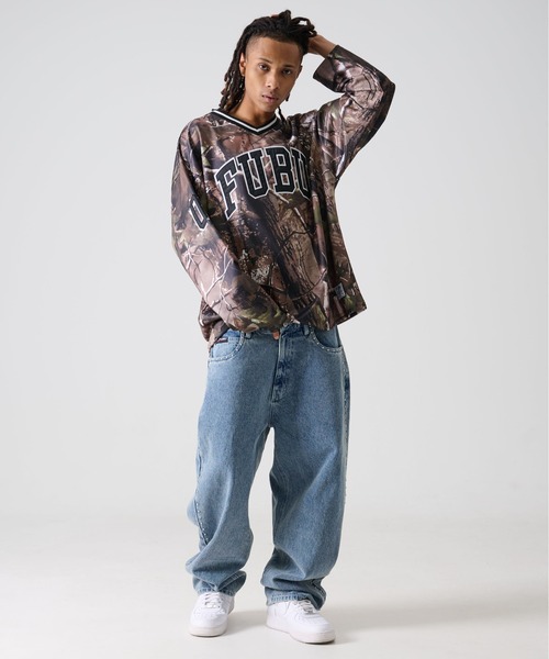 FUBU（ フブ）の「FUBU フブ ブランド ロゴ ナンバー ワッペン Vネック 長袖 ホッケーシャツ ゲームシャツ（Tシャツ/カットソー・メンズ・ブラウン/グレー・M/XL/L/XXL）」の20枚目の写真