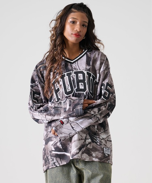 FUBU（ フブ）の「FUBU フブ ブランド ロゴ ナンバー ワッペン Vネック 長袖 ホッケーシャツ ゲームシャツ（Tシャツ/カットソー・メンズ・ブラウン/グレー・M/XL/L/XXL）」の15枚目の写真