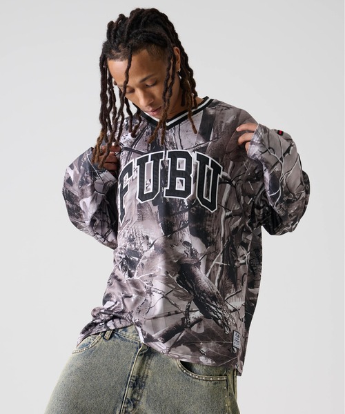 FUBU（ フブ）の「FUBU フブ ブランド ロゴ ナンバー ワッペン Vネック 長袖 ホッケーシャツ ゲームシャツ（Tシャツ/カットソー・メンズ・ブラウン/グレー・M/XL/L/XXL）」の6枚目の写真