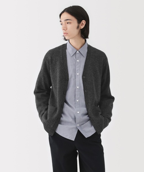 無印良品（ムジルシリョウヒン）の「紳士　洗えるウールミドルゲージＶネックカーディガン（カーディガン/ボレロ・メンズ・チャコールグレー/ブラック・S/M/L/XL）」の2枚目の写真