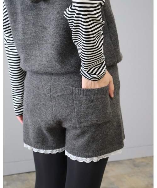 Doumoi(ドゥモエ)の「ニットフーデッドベスト&ショートパンツ セットアップ スーツ(セットアップ・レディース・アイボリー/チャコールグレー/ライトグレー・FREE)」の20枚目の写真