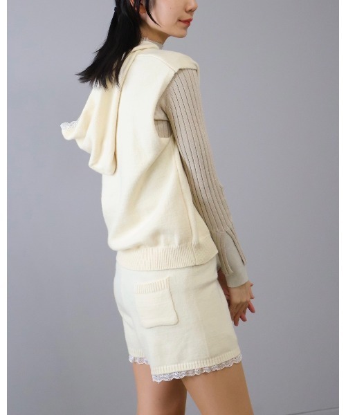 Doumoi(ドゥモエ)の「ニットフーデッドベスト&ショートパンツ セットアップ スーツ(セットアップ・レディース・アイボリー/チャコールグレー/ライトグレー・FREE)」の8枚目の写真