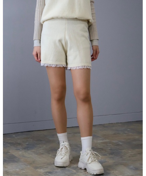 Doumoi(ドゥモエ)の「ニットフーデッドベスト&ショートパンツ セットアップ スーツ(セットアップ・レディース・アイボリー/チャコールグレー/ライトグレー・FREE)」の11枚目の写真