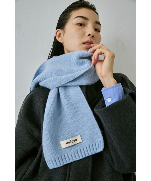 un/neu（アンノイ）の「シンプルウールカラーマフラー / コンパクトマフラー（マフラー・レディース・ブラウン/キャメル/ブルー/グレー/ライトブルー/ライトピンク/レッド/イエロー・FREE）」の3枚目の写真