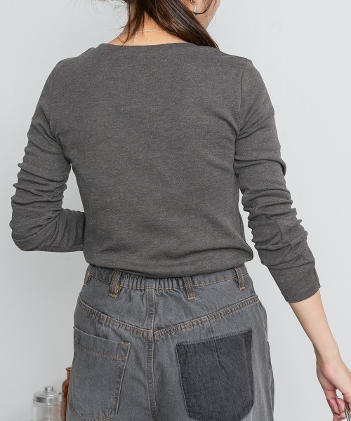 RCD(アールシーディー)の「ロングスリーブコンパクトTシャツ(Tシャツ/カットソー・レディース・グレイッシュベージュ/オフホワイト/チャコールグレー/杢グレー/ブラック・L/4L/3L/LL/M)」の14枚目の写真