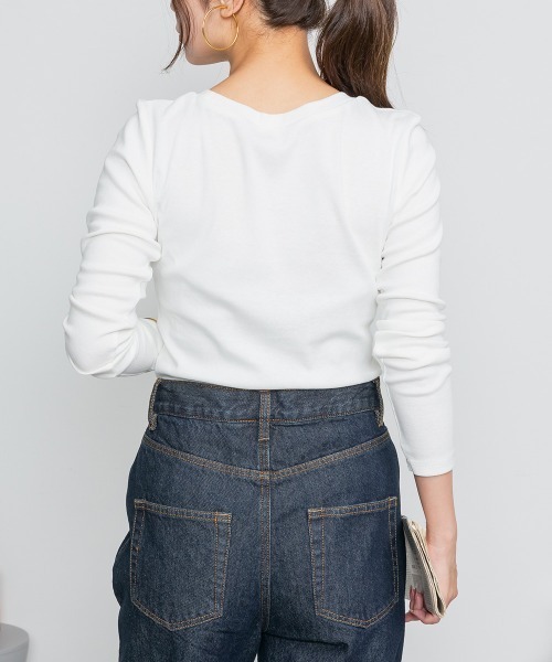 RCD(アールシーディー)の「ロングスリーブコンパクトTシャツ(Tシャツ/カットソー・レディース・グレイッシュベージュ/オフホワイト/チャコールグレー/杢グレー/ブラック・L/4L/3L/LL/M)」の8枚目の写真