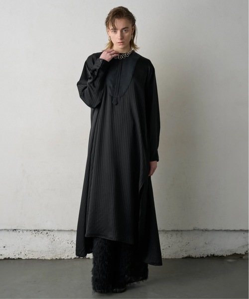 Canaco_（カナコ）の「canaco_:ノーカラーストライプサテンシャツドレス  NO-COLLAR SHIRTS DRESS（ワンピース・レディース・ブラック/オフホワイト・1/2）」の2枚目の写真
