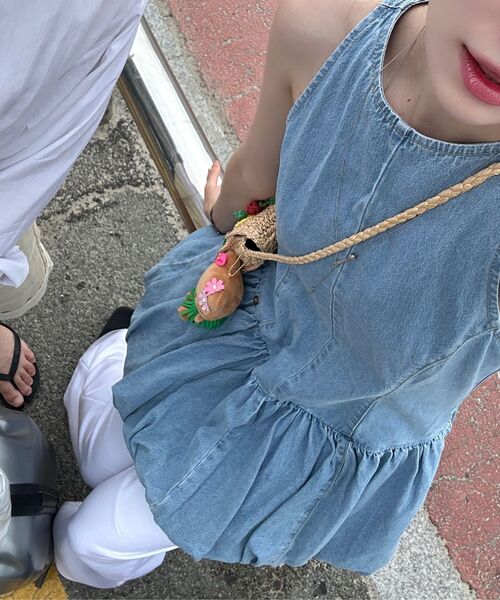 RONRON（ロンロン）の「PUMPKIN SLEEVELESS DENIM DRESS LIGHT BLUE（ワンピース・レディース・その他・FREE）」の7枚目の写真