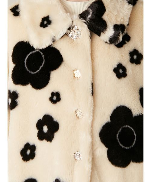 LILY BROWN（リリーブラウン）の「【LILY BROWN×MARY QUANT】ビジュー釦ファーコート（ノーカラージャケット・レディース・ライトグレー/ベージュ/その他・F）」の18枚目の写真