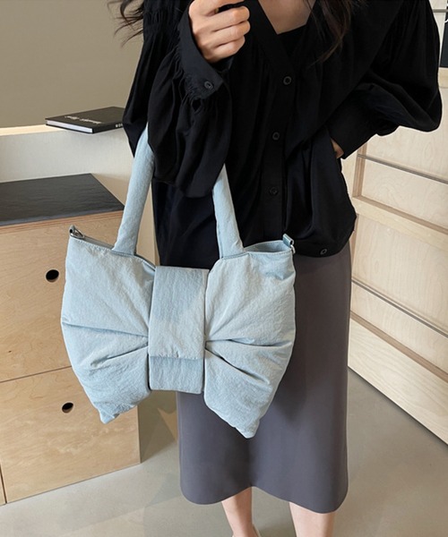 by LEGNA(バイレグナ)の「ふわふわビッグリボン3WAY大容量ショルダーバッグ(ショルダーバッグ・レディース・グレー/ブラック/ベージュ/レッド/ブルー/アイボリー・FREE)」の18枚目の写真