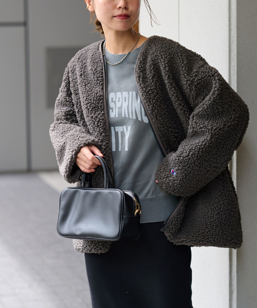 Champion（チャンピオン）の「《WEB限定追加2》別注【Champion/チャンピオン】ボアフリースジャケット（ブルゾン・レディース・チャコールグレー/ベージュ/ネイビー・FREE）」の9枚目の写真