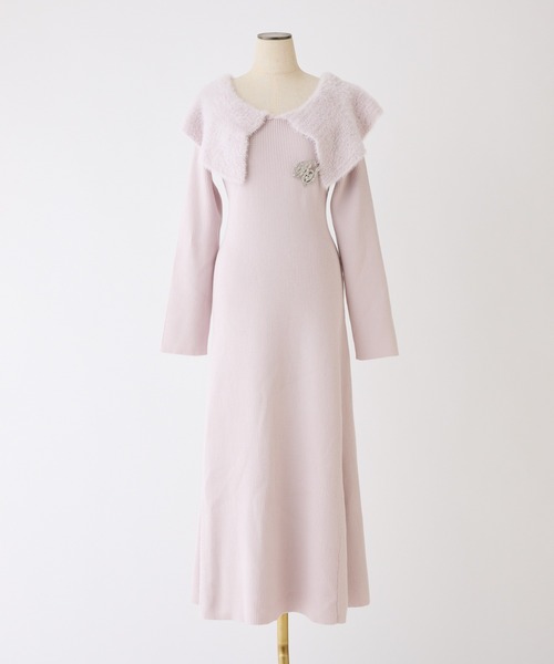 one after another NICE CLAUP（ワンアフターアナザーナイスクラップ）の「ブローチ付きニットロングワンピース（ワンピース・レディース・ブラック/ブラウン/オフホワイト/ピンク・FREE）」の9枚目の写真