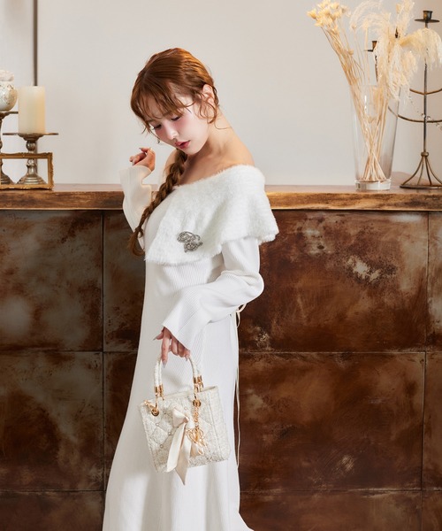 one after another NICE CLAUP（ワンアフターアナザーナイスクラップ）の「ブローチ付きニットロングワンピース（ワンピース・レディース・ブラック/ブラウン/オフホワイト/ピンク・FREE）」の22枚目の写真