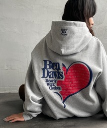 BEN DAVIS（ベンデイビス）の「【WEB限定】[BEN DAVIS/ベンデイビス] PUFFYハートロゴ バックプリントパーカー（パーカー）」
