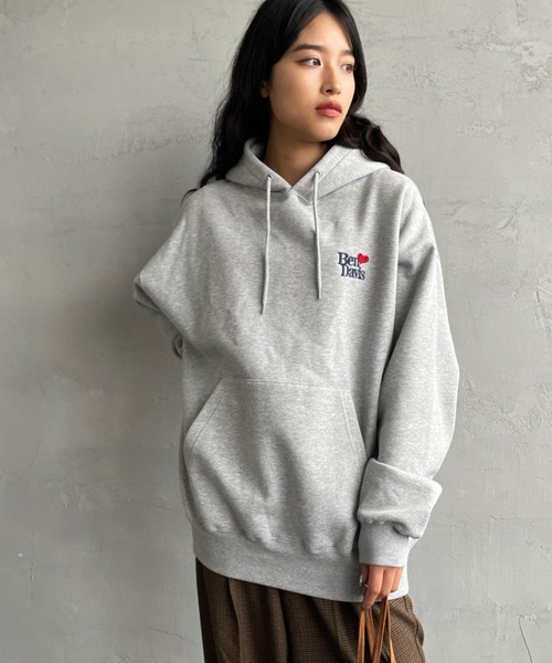 BEN DAVIS（ベンデイビス）の「【WEB限定】[BEN DAVIS/ベンデイビス] PUFFYハートロゴ バックプリントパーカー【追加】（パーカー・レディース・ブラック/ネイビー/グレー・M/L/XL）」の18枚目の写真