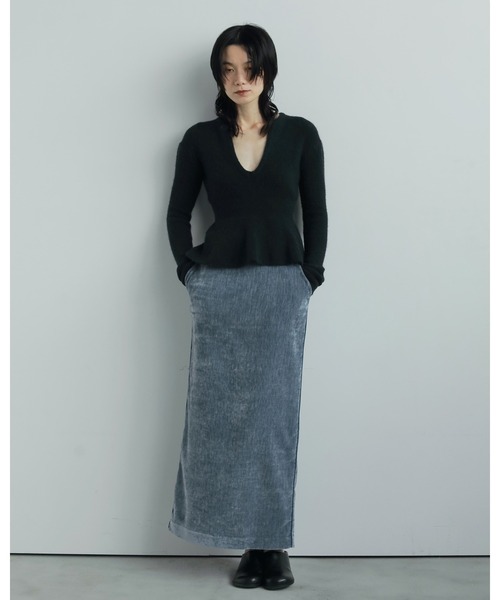 anuke（アンヌーク）の「Velvet Straight Skirt（スカート・レディース・ブルー/ブラック・36inch/38inch）」の6枚目の写真