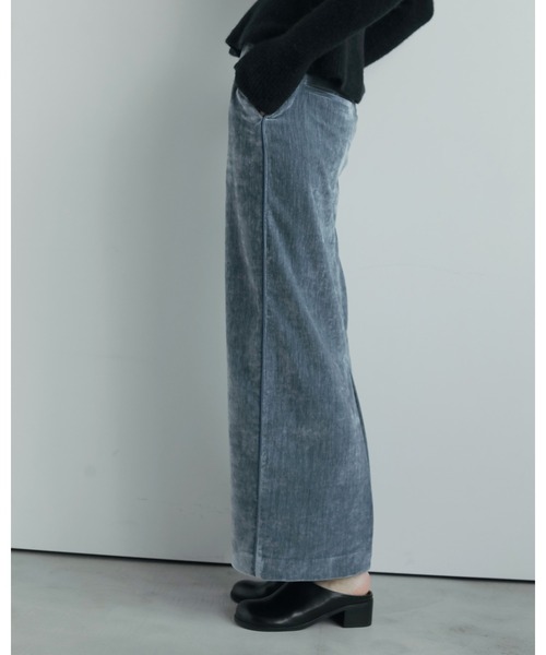 anuke（アンヌーク）の「Velvet Straight Skirt（スカート・レディース・ブルー/ブラック・36inch/38inch）」の8枚目の写真