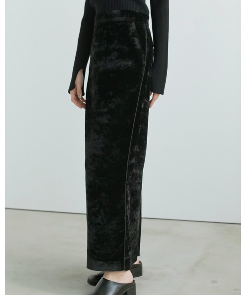 anuke（アンヌーク）の「Velvet Straight Skirt（スカート・レディース・ブルー/ブラック・36inch/38inch）」の12枚目の写真