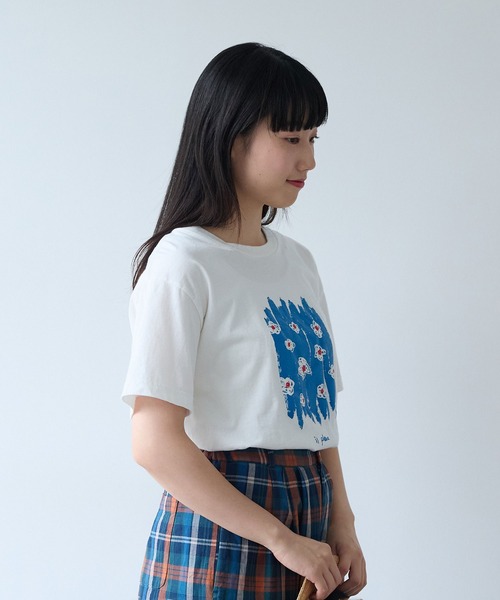 bulle de savon（ビュルデサボン）の「おはなのラバープリント Tシャツ（Tシャツ/カットソー・レディース・チャコールグレー/ホワイト・FREE）」の5枚目の写真