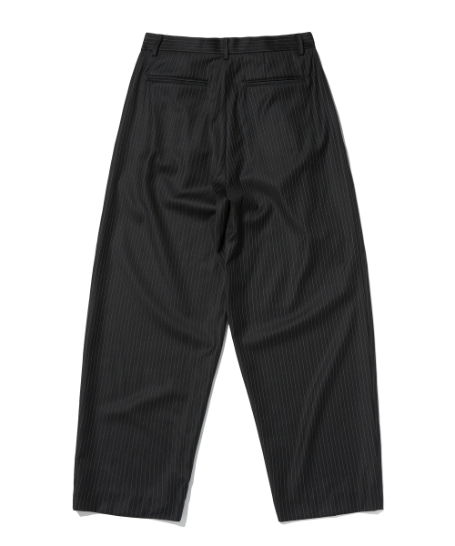 suade（スエード）の「TWO TUCK STRIPE SLACKS [BLACK]（スラックス・レディース・その他・MEDIUM/LARGE/SMALL）」の3枚目の写真