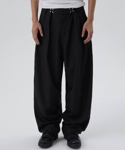 suade（スエード）の「TWO TUCK STRIPE SLACKS [BLACK]（スラックス・レディース・その他・MEDIUM/LARGE/SMALL）」の11枚目の写真