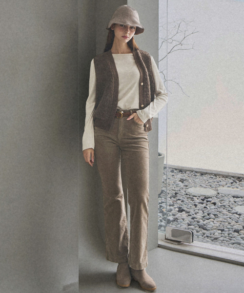 BLANCU(ブランユー)の「カレンコーデュロイブーツカットパンツ_3カラー(デニムパンツ・レディース・ベージュ/ピンク/クリーム・SMALL/MEDIUM/LARGE)」の5枚目の写真