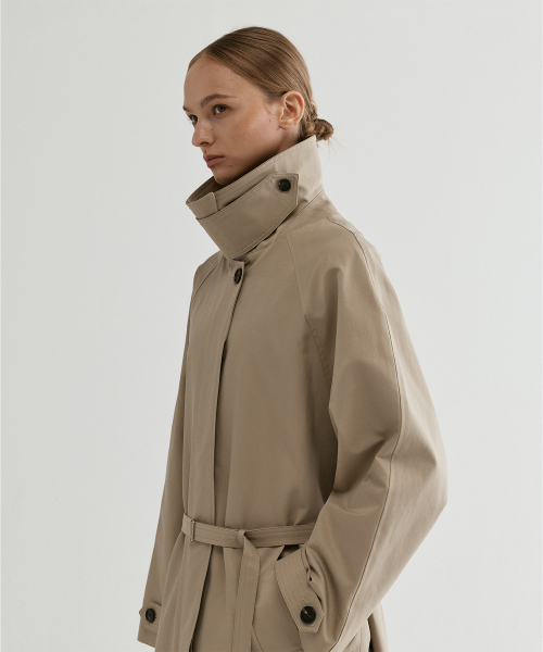 FROMWHERE(フロムウェア)の「Belted Raglan Trench Coat Beige(トレンチコート・レディース・その他・FREE)」の2枚目の写真
