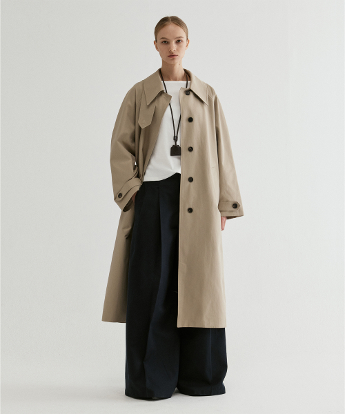 FROMWHERE(フロムウェア)の「Belted Raglan Trench Coat Beige(トレンチコート・レディース・その他・FREE)」の3枚目の写真