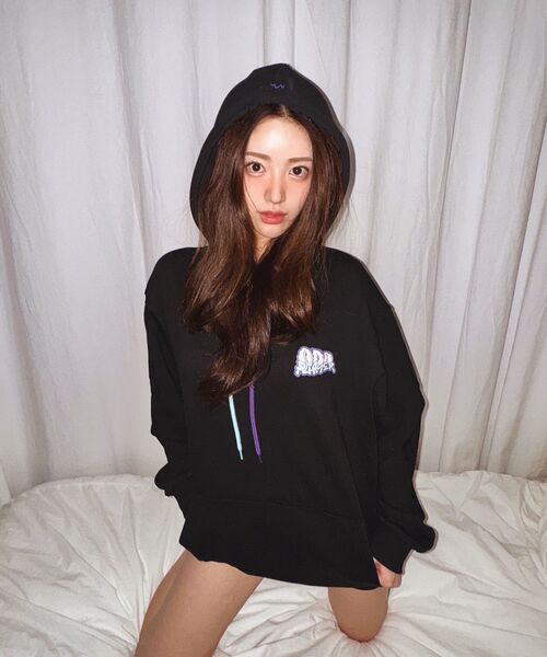 ODDSOCKS(オッドソックス)の「ODD PLAYER WBTS ラン フードパーカー ブラック(パーカー・レディース・その他・SMALL/MEDIUM/LARGE/X-LARGE)」の5枚目の写真